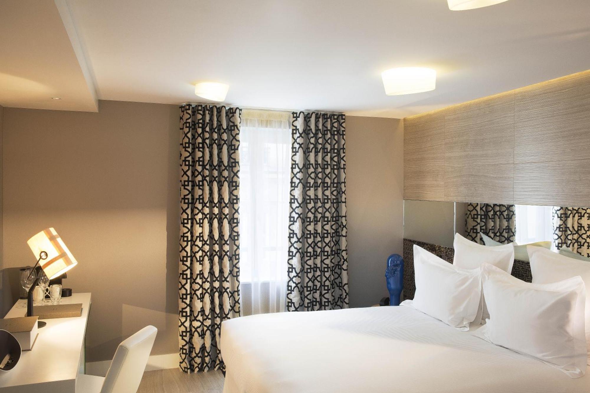Hotel Dupond-Smith Paris Exterior photo